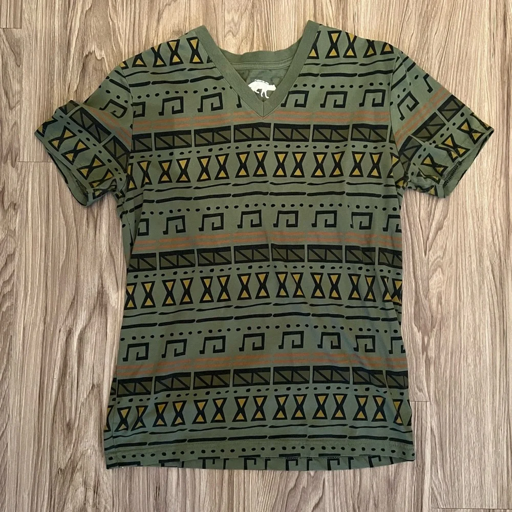 Stylish patterned t-shirt - Picture 1 of 3